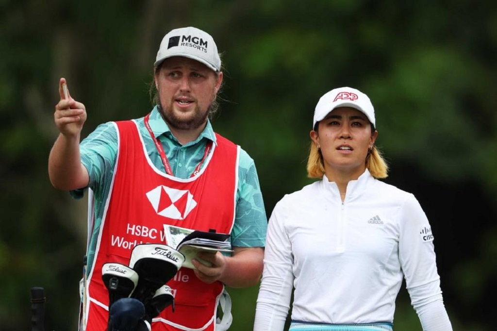 Danielle Kang Caddie